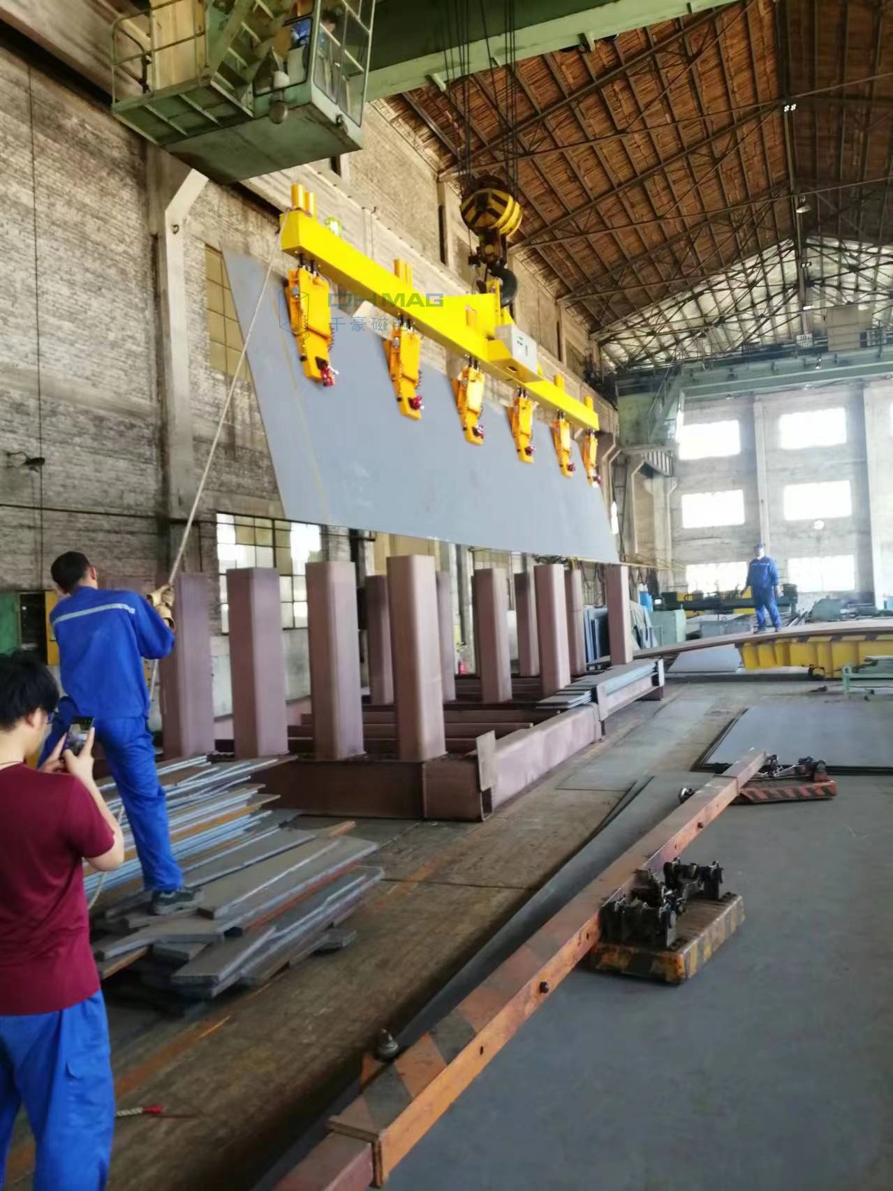 豎著吊鋼板，側吊鋼板，千豪電永磁吊具